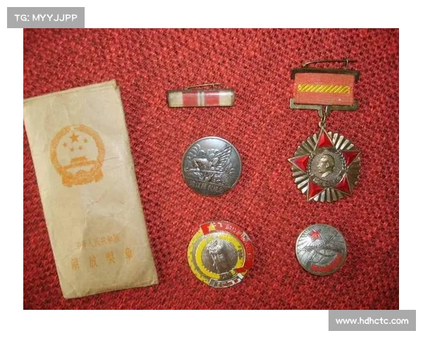 揭开红色徽章背后的历史迷雾与文化象征探索